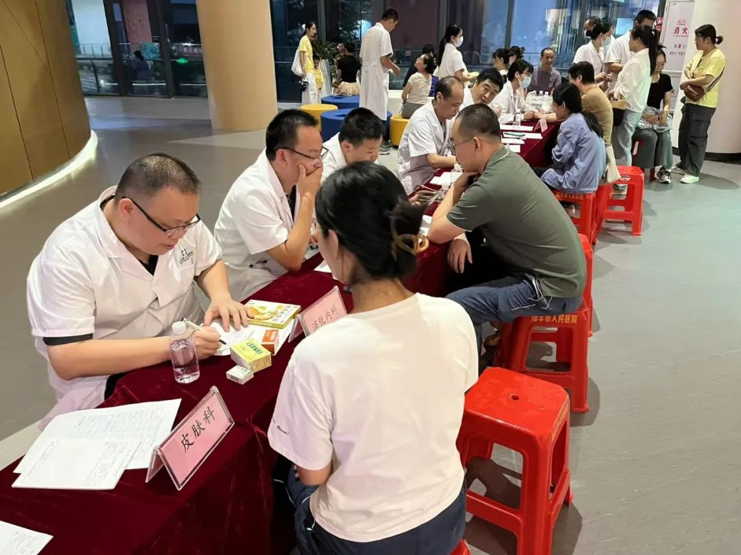 陸豐市人民醫(yī)院“關(guān)愛職工健康，助力百千萬工程”義診活動圓滿結(jié)束 (2).jpg