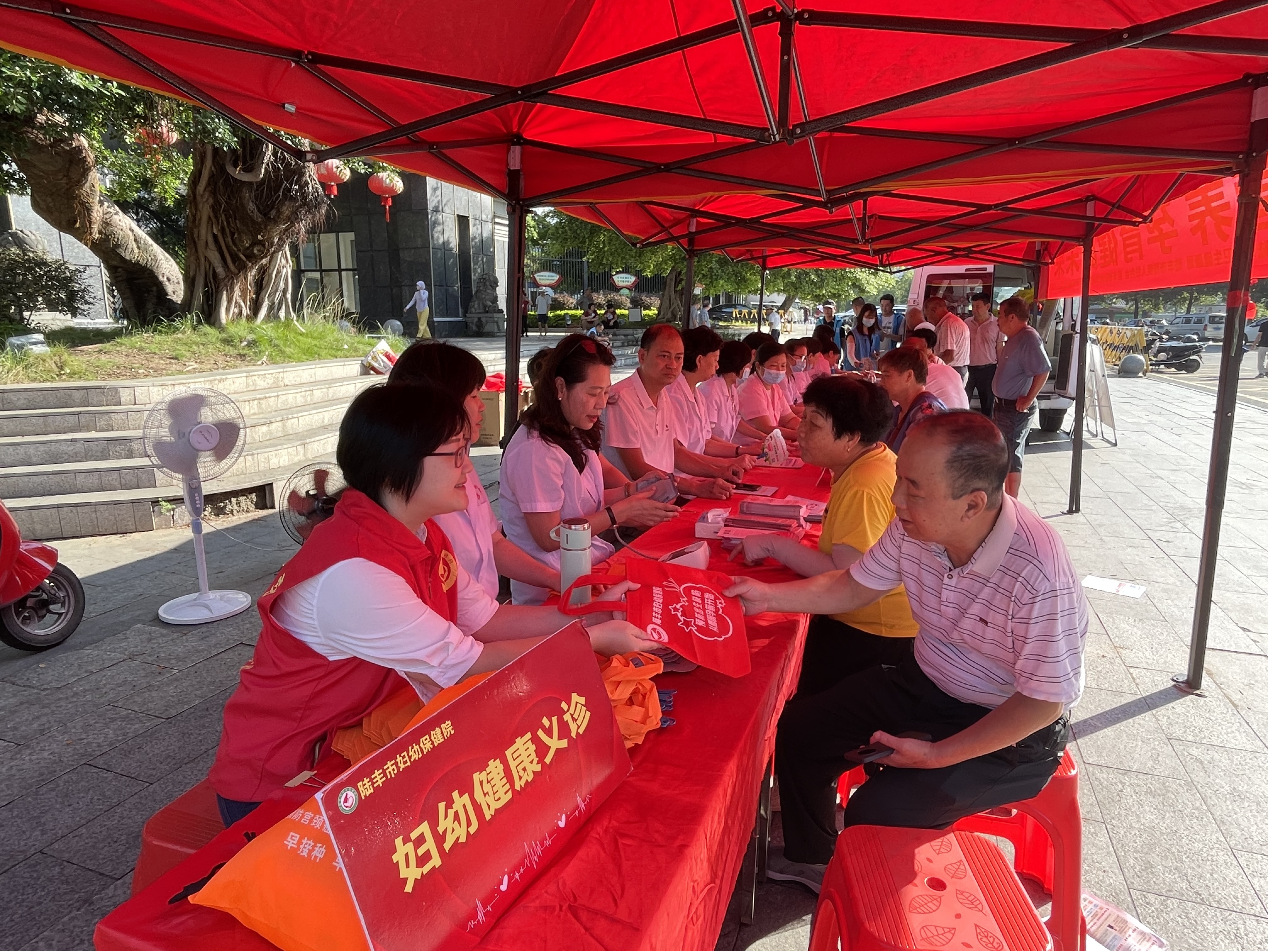 關注孕期營養(yǎng)，孕育健康未來丨2025年預防出生缺陷日宣傳活動 (2).jpg